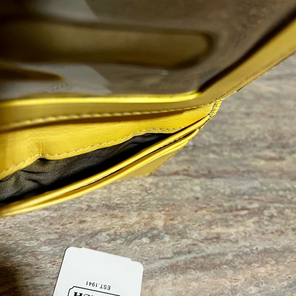 Coach Signature Lemon 🍋 Card Case/ holder - Picture 12 of 16